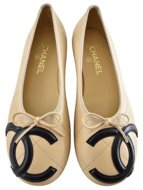 Chanel 26M Coco Beach Cambon Beige Black CC XL Logo Ballet Ballerina Flat 37.5